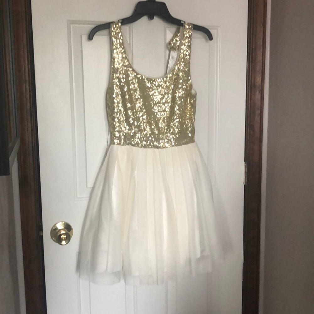 Cute gold sparkly dress